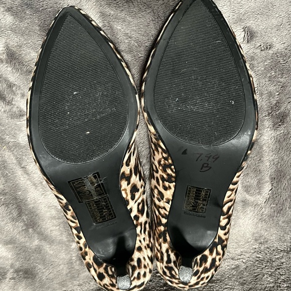 Forever 21 Brown and Black Heels Stiletto Pumps - Picture 2 of 3
